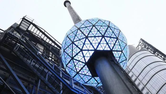 時(shí)代廣場跨年夜活動(dòng)策劃了一個(gè)重頭戲：新年水晶球與你共迎2020年