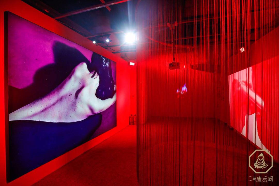 東方美學(xué)元素的霓虹廟宇，一場藝術(shù)展覽活動(dòng)引你感受、直面和理解欲望