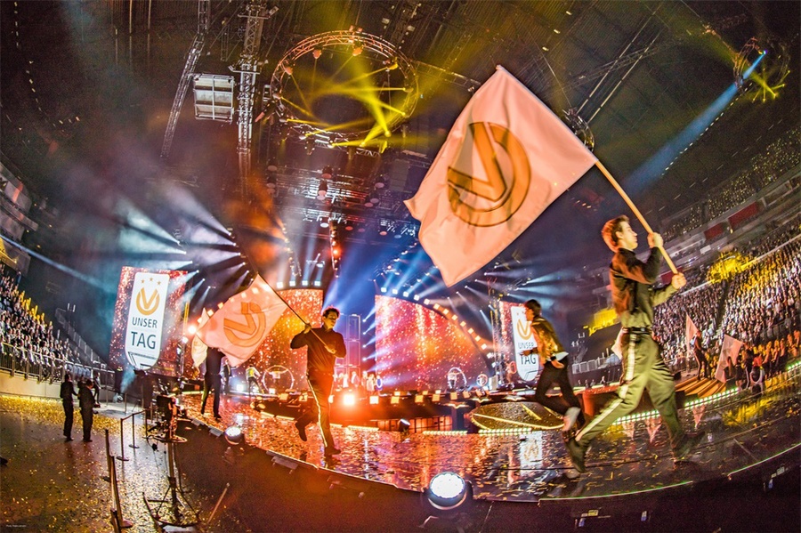 8.5小時(shí)的舞臺(tái)轉(zhuǎn)換時(shí)間就實(shí)現(xiàn)了一場(chǎng)驚人的品牌活動(dòng)策劃，牛??！