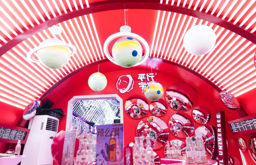 巨型瓶快閃店活動策劃自帶氣場，顏值到口味都秒“鯊”你心